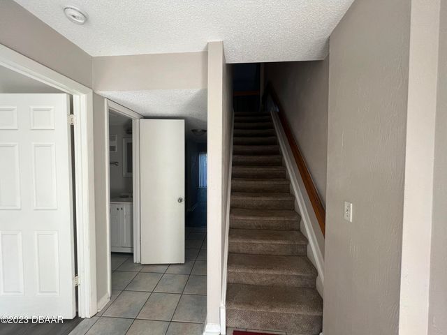 16 Oakwood Park, Ormond Beach, FL 32174
