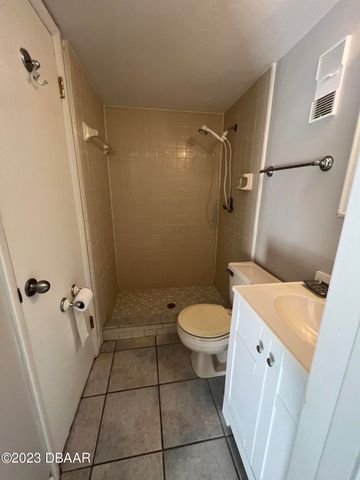 16 Oakwood Park, Ormond Beach, FL 32174