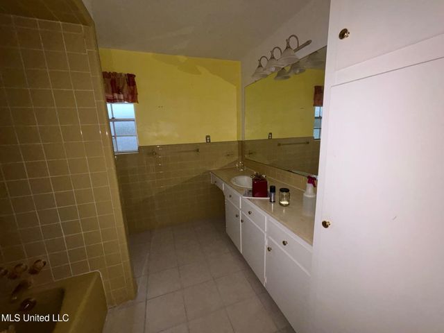 4805 Washington Avenue, Gulfport, MS 39507