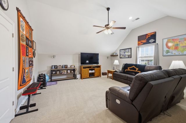 1091 Achiever Cir, Spring Hill, TN 37174