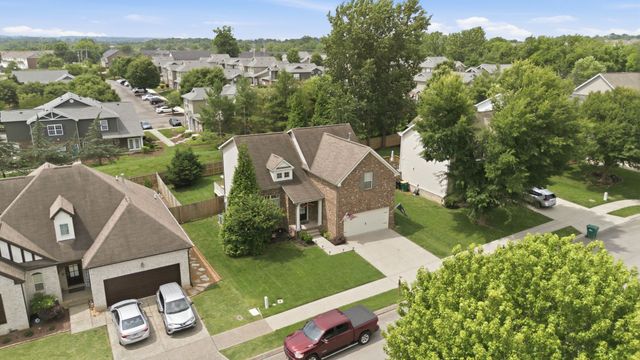 1091 Achiever Cir, Spring Hill, TN 37174