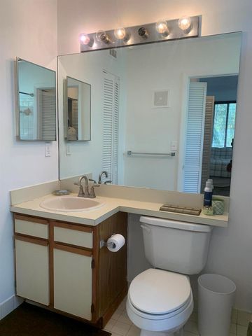 651 Lyons Road 10207, Coconut Creek, FL 33063