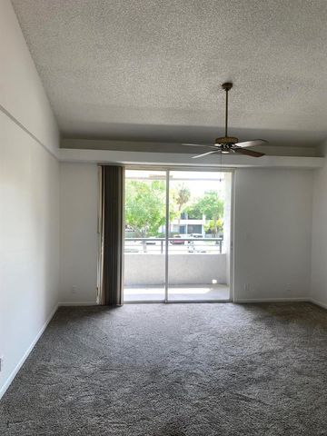 651 Lyons Road 10207, Coconut Creek, FL 33063