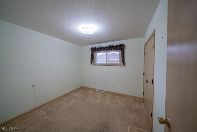 874 E Meadowlawn Boulevard, Seven Hills, OH 44131