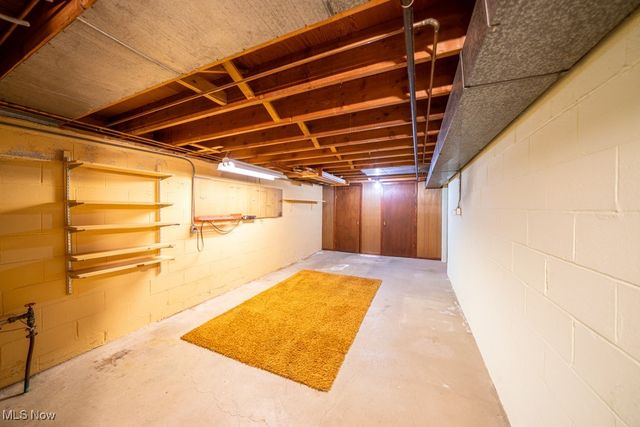 874 E Meadowlawn Boulevard, Seven Hills, OH 44131