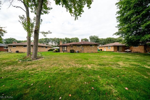 874 E Meadowlawn Boulevard, Seven Hills, OH 44131