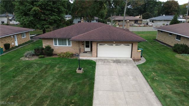 874 E Meadowlawn Boulevard, Seven Hills, OH 44131