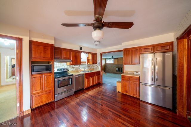 874 E Meadowlawn Boulevard, Seven Hills, OH 44131