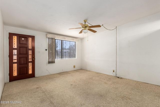 6470 E Calle Luna, Tucson, AZ 85710