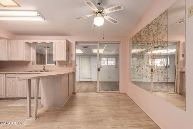 6470 E Calle Luna, Tucson, AZ 85710