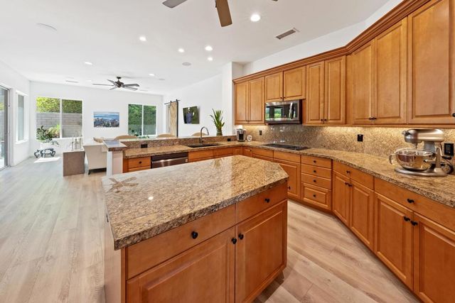 7 Hillcrest Drive, Palm Desert, CA 92260