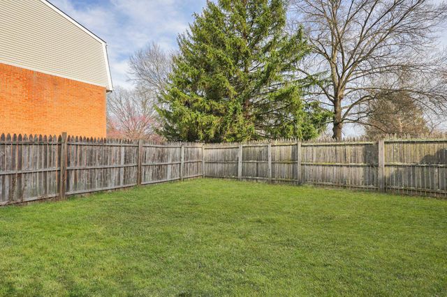 2 FEATHERBED CT, Trenton, NJ 08648