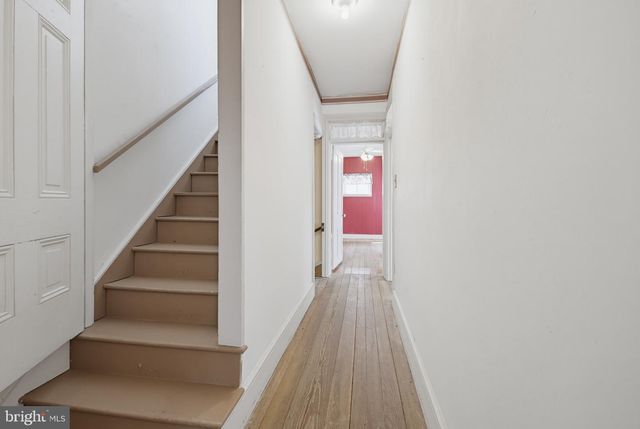 566 WALNUT ST, Columbia, PA 17512