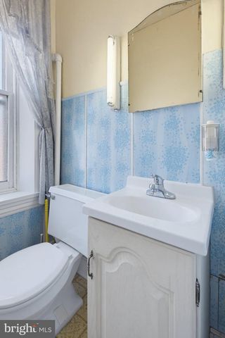 566 WALNUT ST, Columbia, PA 17512