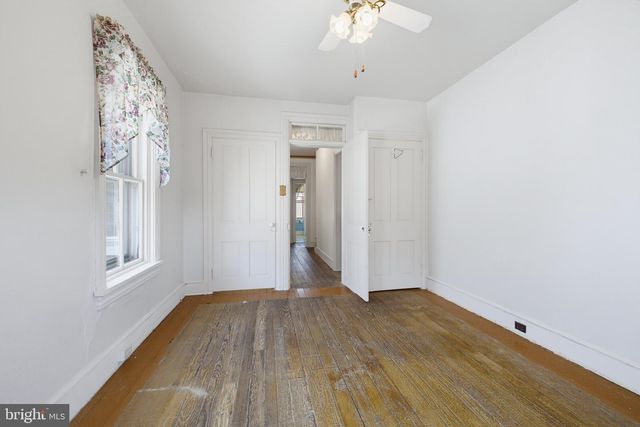 566 WALNUT ST, Columbia, PA 17512