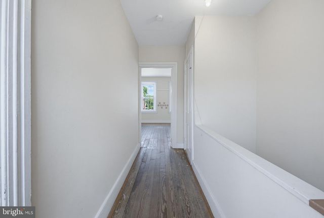 566 WALNUT ST, Columbia, PA 17512