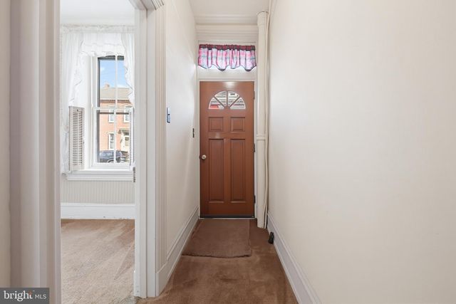 566 WALNUT ST, Columbia, PA 17512
