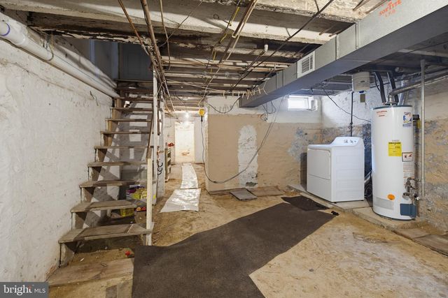 566 WALNUT ST, Columbia, PA 17512