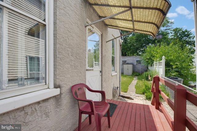 566 WALNUT ST, Columbia, PA 17512
