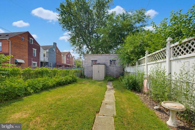 566 WALNUT ST, Columbia, PA 17512