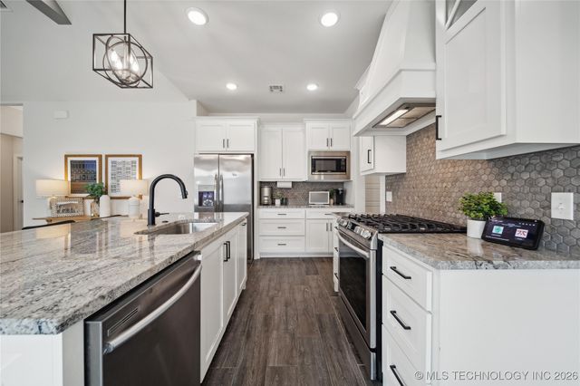 7417 E 126th Court S, Bixby, OK 74008