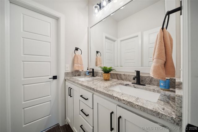 7417 E 126th Court S, Bixby, OK 74008