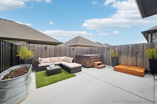 7417 E 126th Court S, Bixby, OK 74008