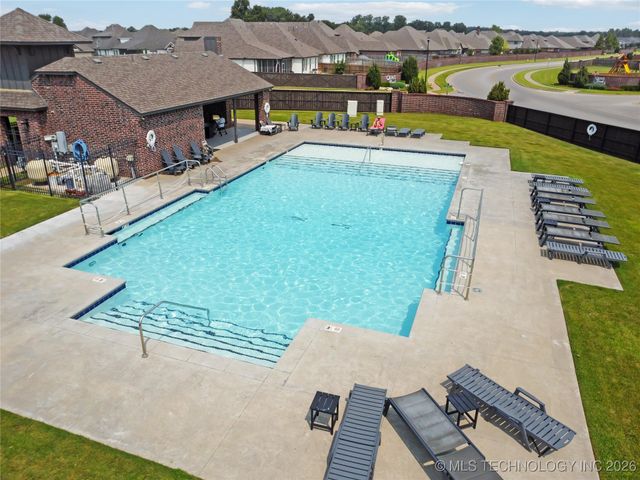 7417 E 126th Court S, Bixby, OK 74008