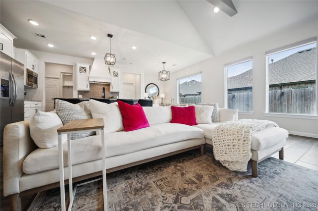 7417 E 126th Court S, Bixby, OK 74008