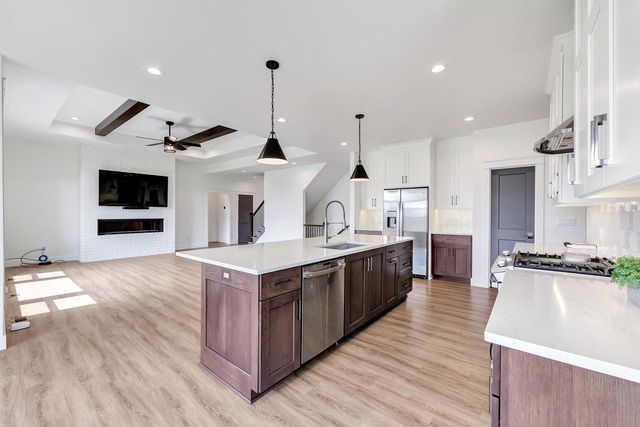 1782 ARBOR GATE LANE, Green Bay, WI 54311