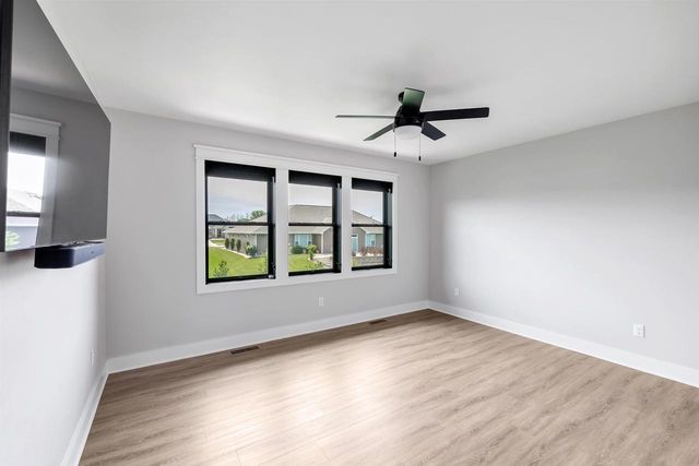 1782 ARBOR GATE LANE, Green Bay, WI 54311