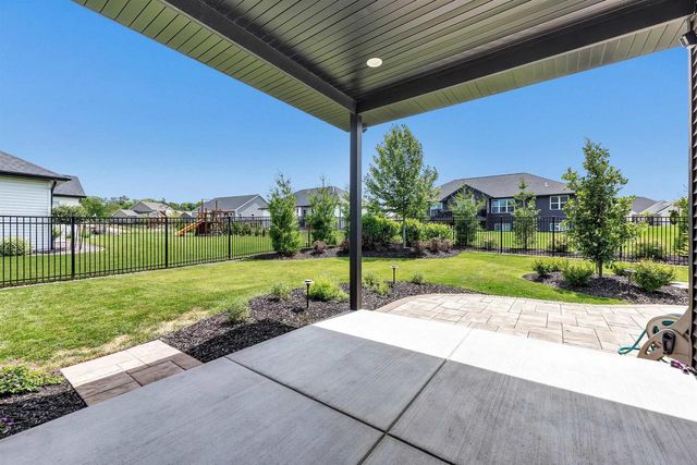 1782 ARBOR GATE LANE, Green Bay, WI 54311