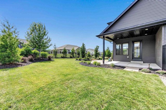 1782 ARBOR GATE LANE, Green Bay, WI 54311
