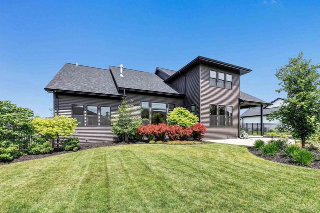 1782 ARBOR GATE LANE, Green Bay, WI 54311