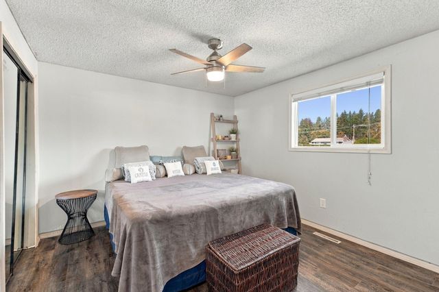 11106 E 33rd Ave, Spokane Valley, WA 99206
