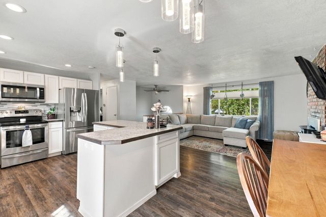 11106 E 33rd Ave, Spokane Valley, WA 99206
