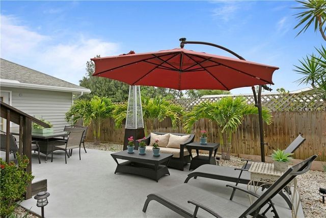 11722 CURRIE LANE J1, Largo, FL 33774