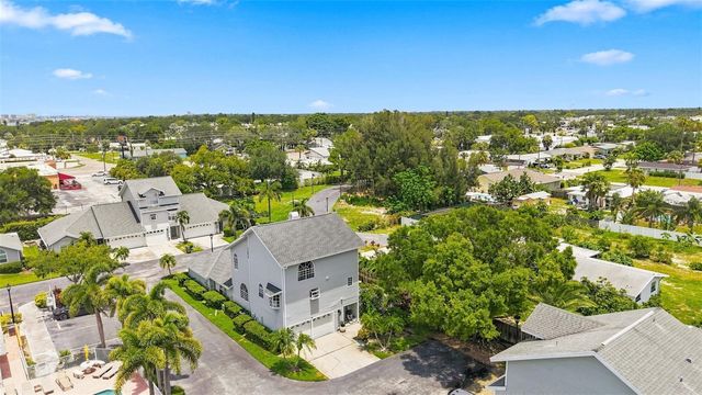11722 CURRIE LANE J1, Largo, FL 33774