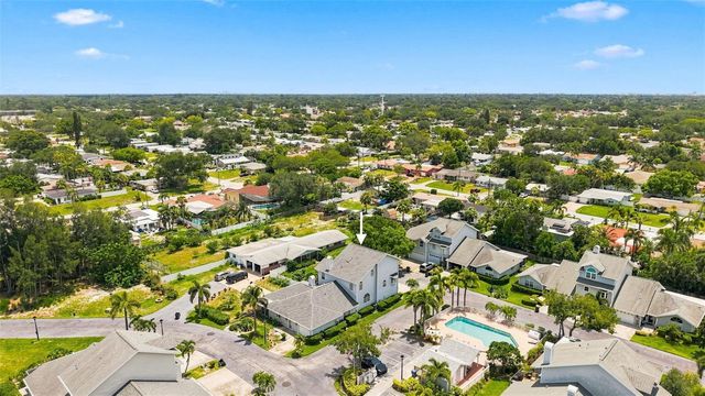 11722 CURRIE LANE J1, Largo, FL 33774