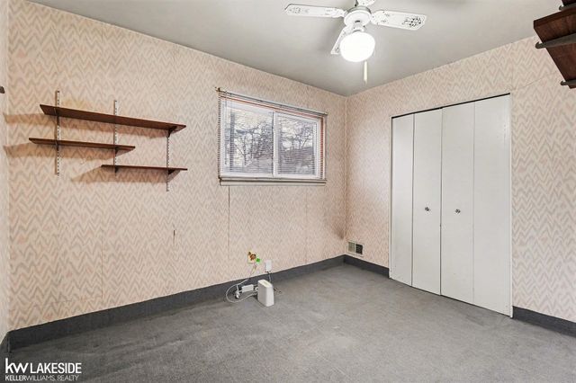 17245 Ivanhoe Street, Roseville, MI 48066