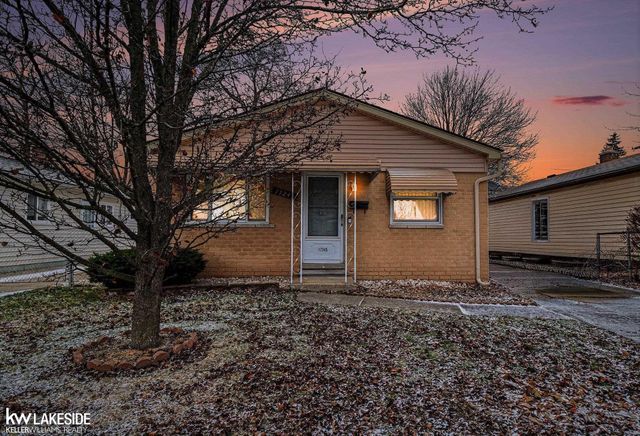 17245 Ivanhoe Street, Roseville, MI 48066