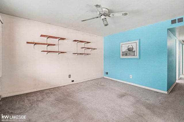 17245 Ivanhoe Street, Roseville, MI 48066