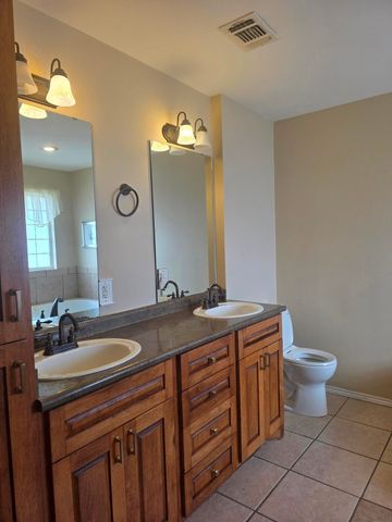 1000 Morgan, Blossom, TX 75462