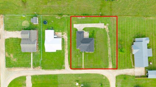 1000 Morgan, Blossom, TX 75462