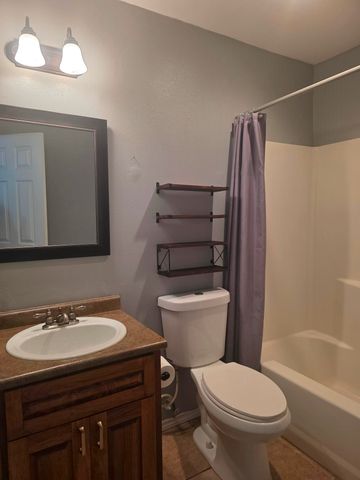 1000 Morgan, Blossom, TX 75462