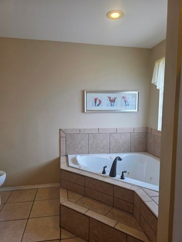 1000 Morgan, Blossom, TX 75462