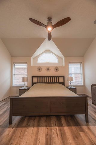 6 Avenswood Place, The Woodlands, TX 77382
