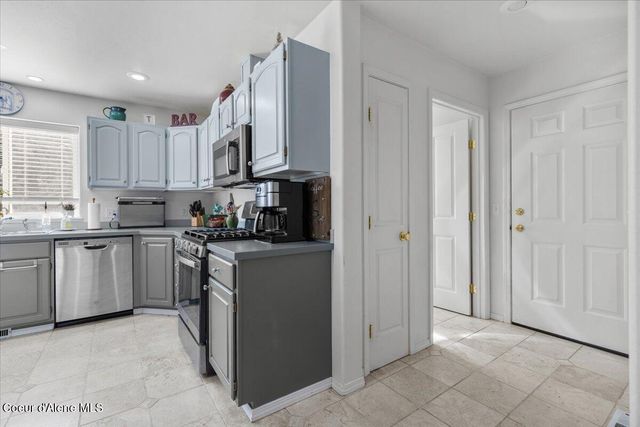 4252 N MAGNOLIA DR, Coeur D'alene, ID 83815