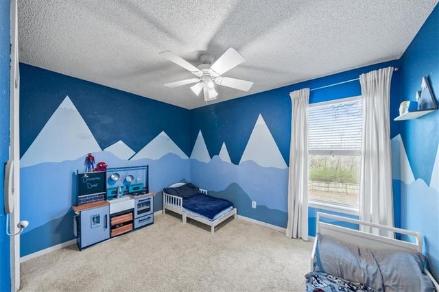 1723 S Whitney Drive, Independence, MO 64057