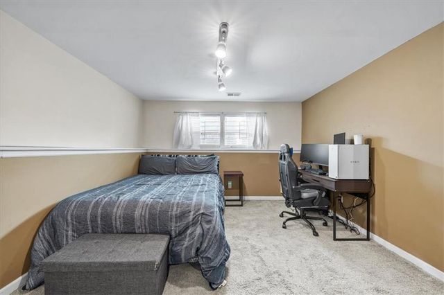 1723 S Whitney Drive, Independence, MO 64057